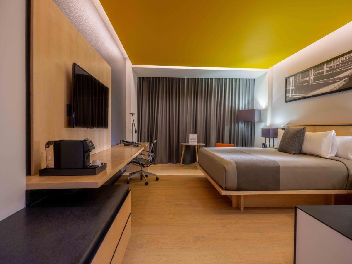 Galeria Plaza San Jeronimo Hotel Kota Meksiko Bagian luar foto A room at the hotel