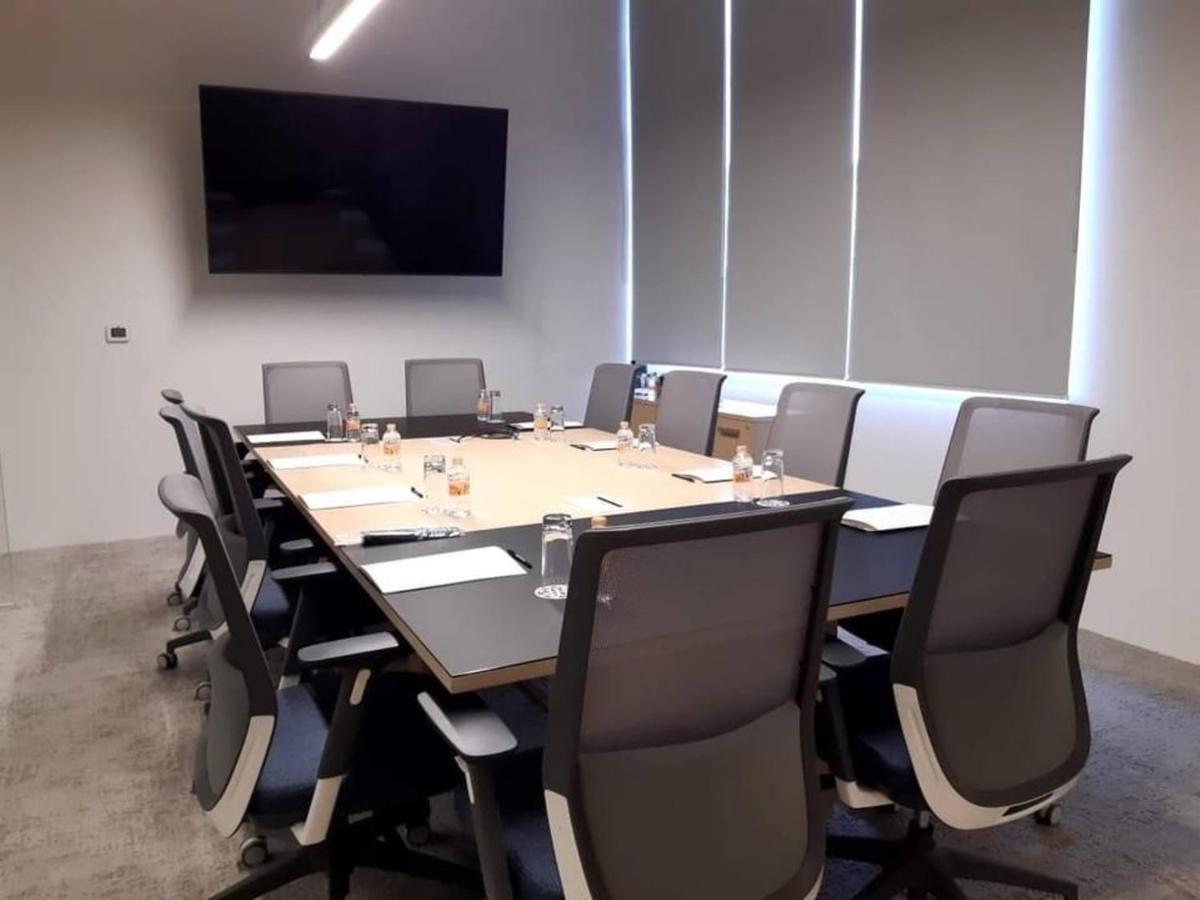 Galeria Plaza San Jeronimo Hotel Kota Meksiko Bagian luar foto Boardroom at the headquarters of the International Centre for Missing & Exploited Children