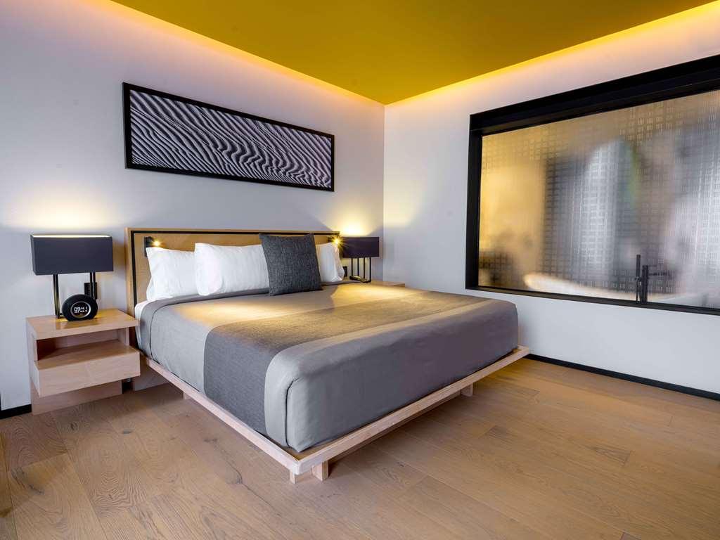 Galeria Plaza San Jeronimo Hotel Kota Meksiko Ruang foto A room at the hotel